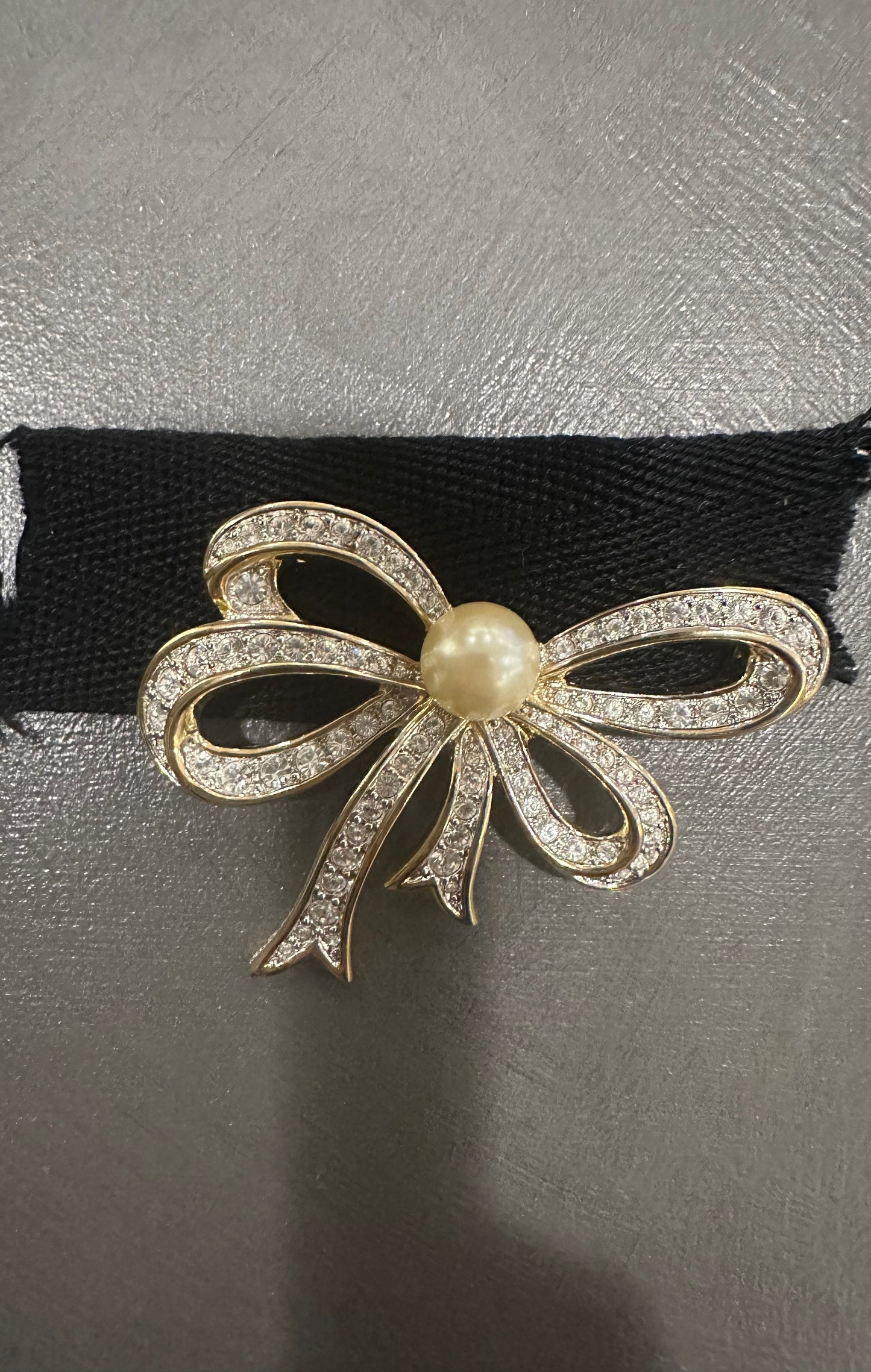 Vintage Bow Pin