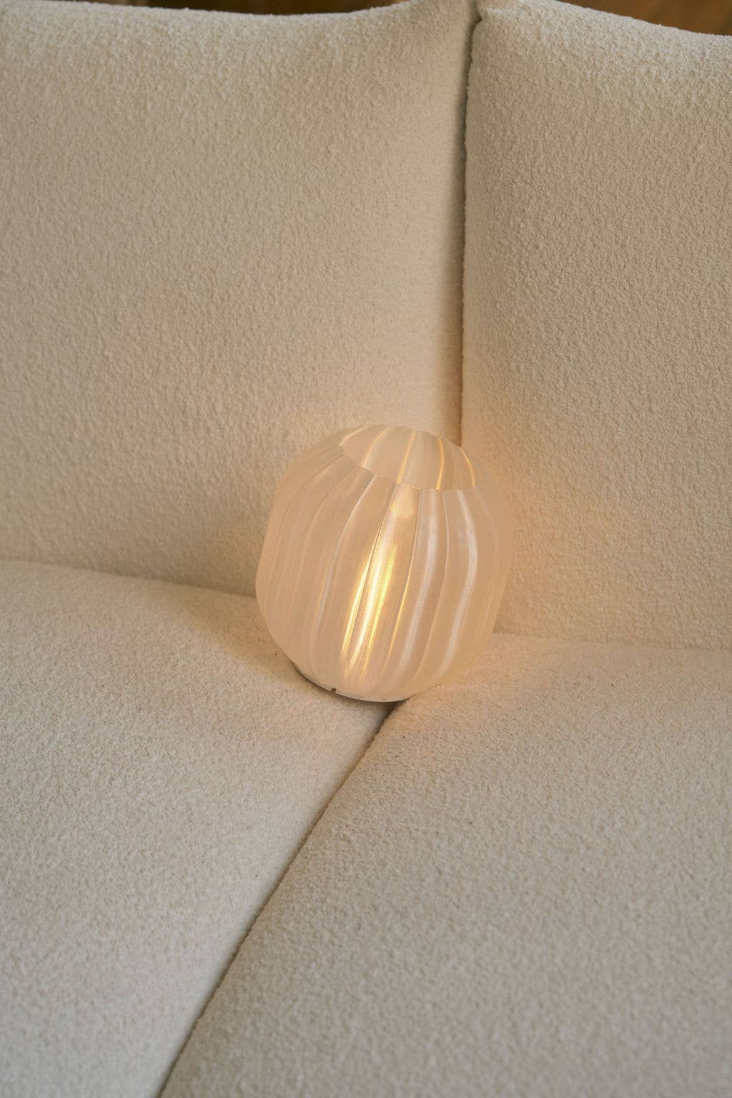 Mini Lantern Portable Lamp, Wireless and Rechargeable