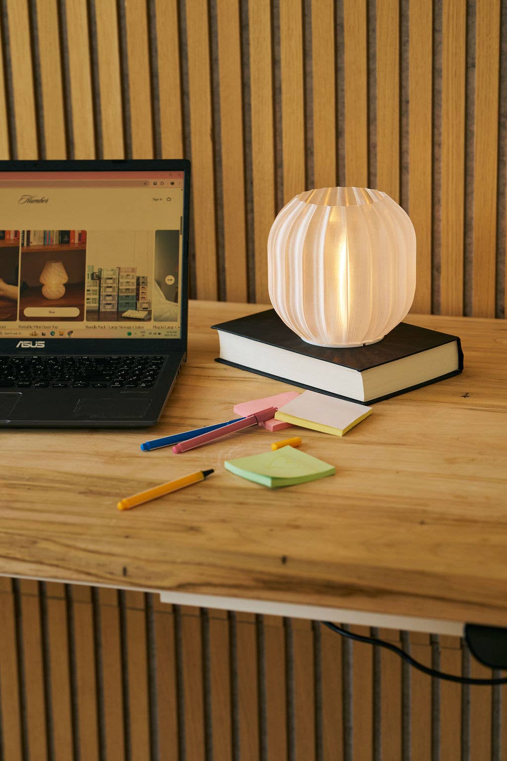 Mini Lantern Portable Lamp, Wireless and Rechargeable