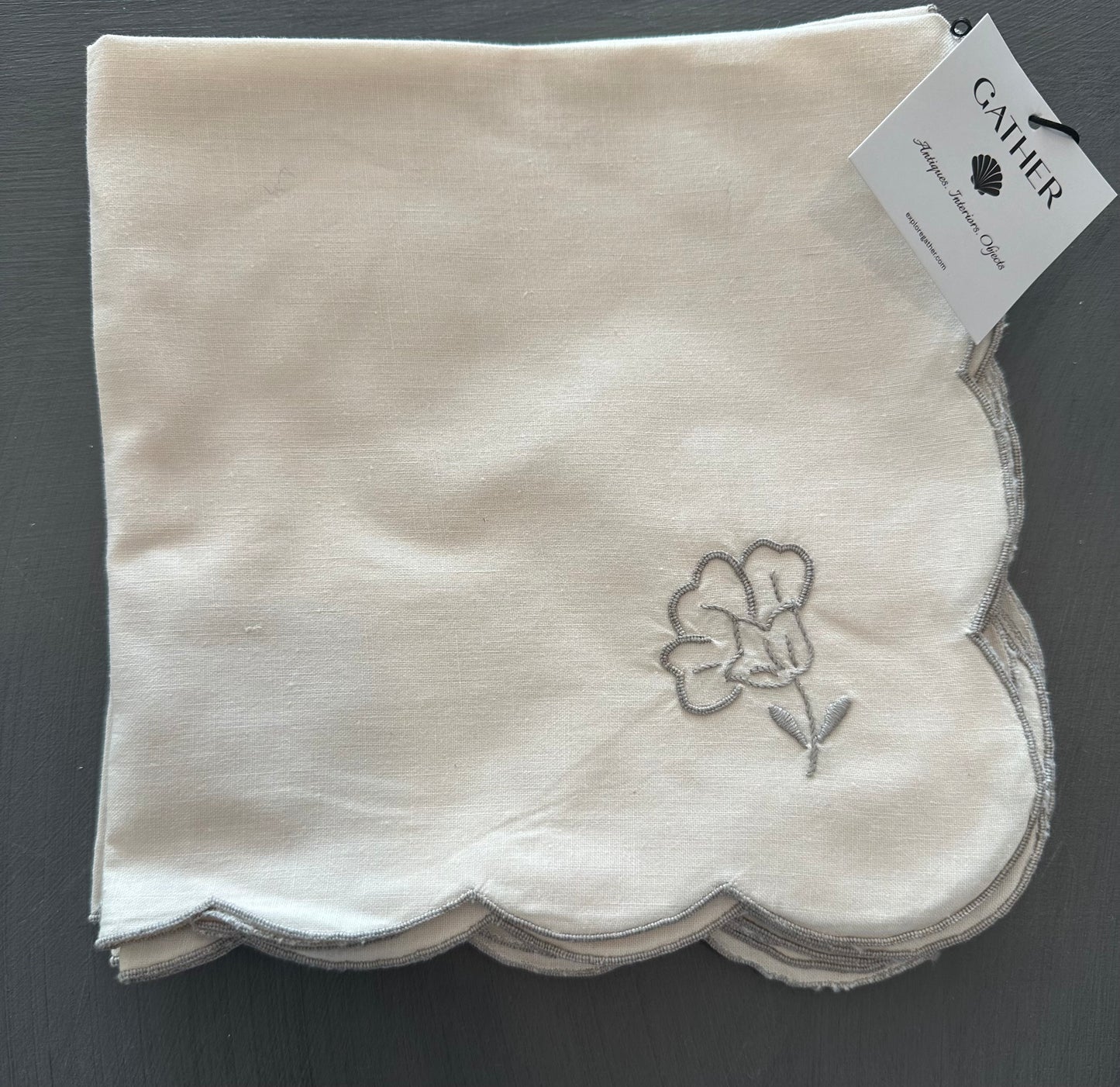 Scalloped Edge Dinner Napkins