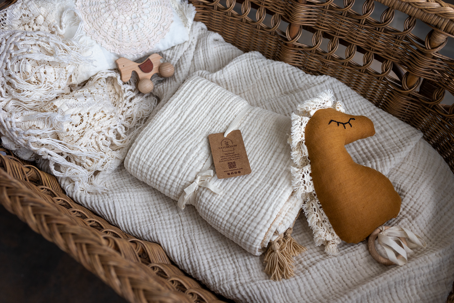 Organic Muslin Baby Blanket – GOTS Certified Cotton Swaddle