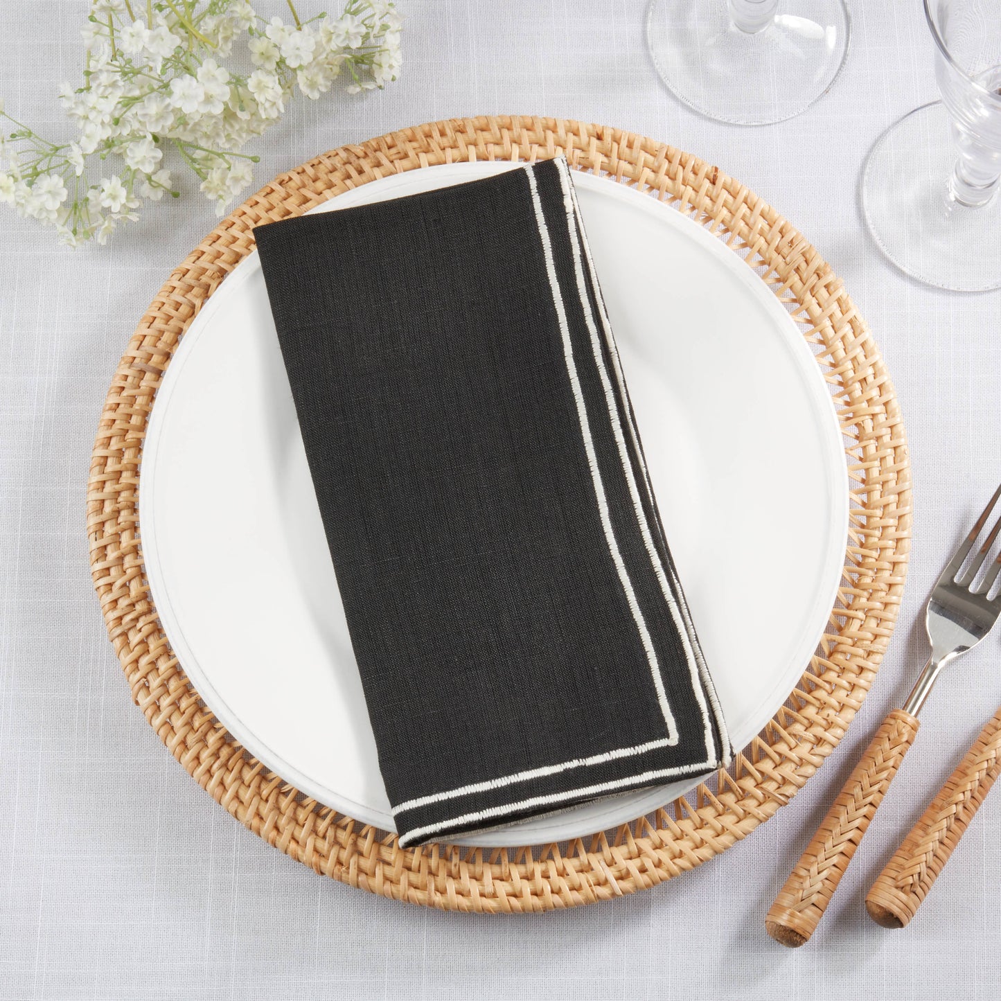 Double Linen Embroidered Dinner Napkin- Set of 4